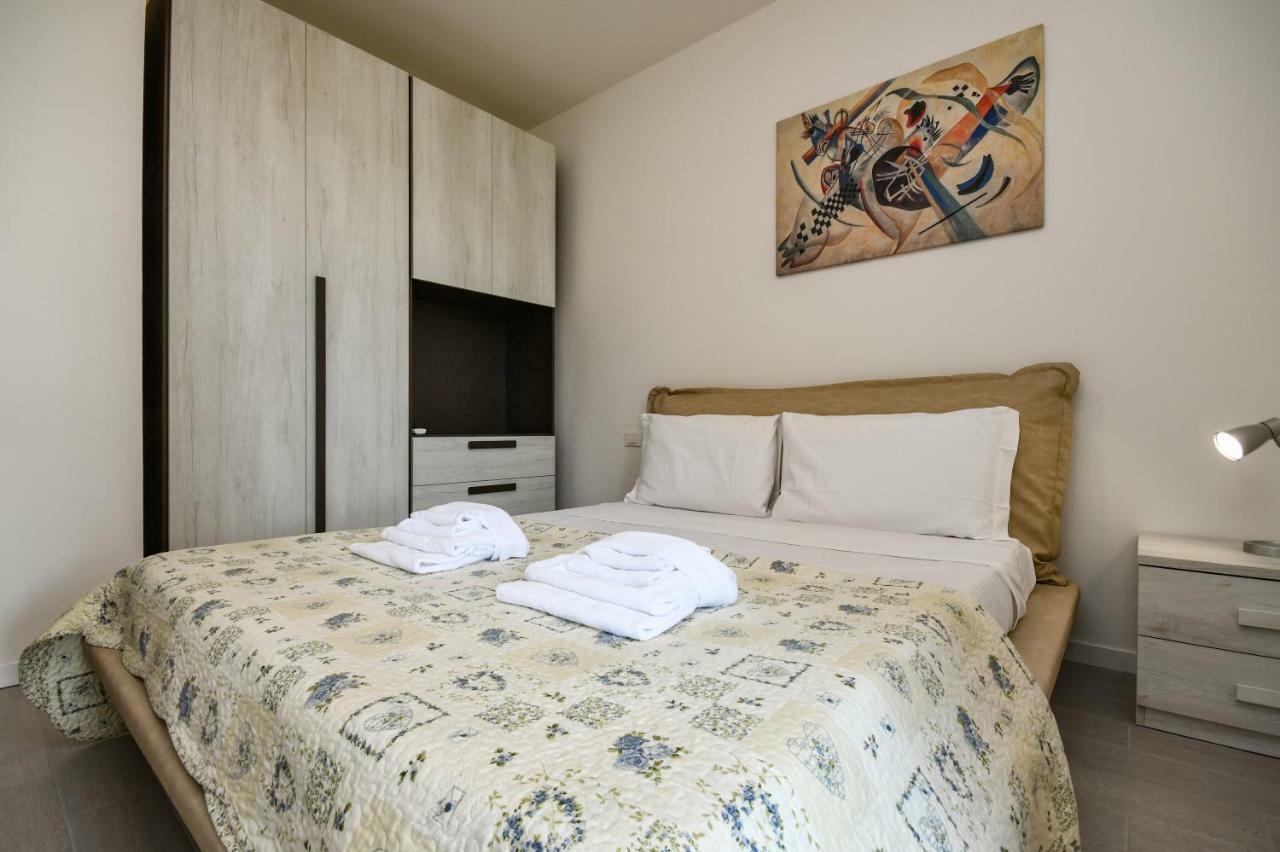 Holiday Sirmione Apartments Bagian luar foto