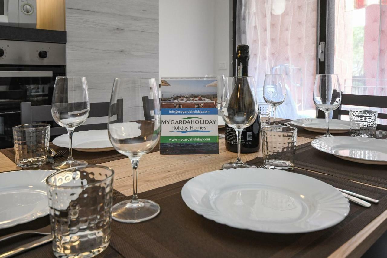 Holiday Sirmione Apartments Bagian luar foto